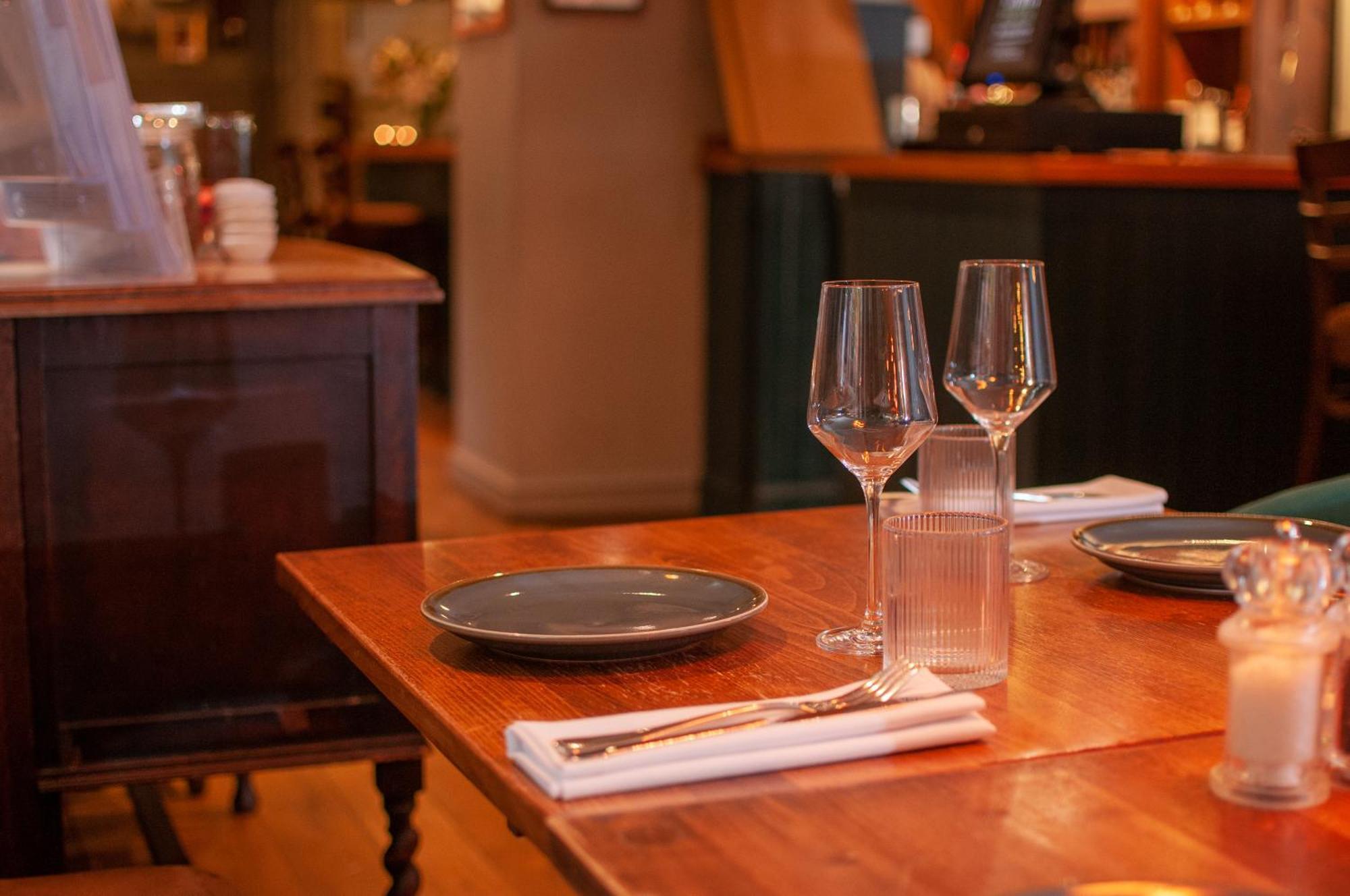 The Cowdray Arms Bed & Breakfast Worth  Ngoại thất bức ảnh